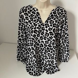 MICHAEL Michael Kors size M top.